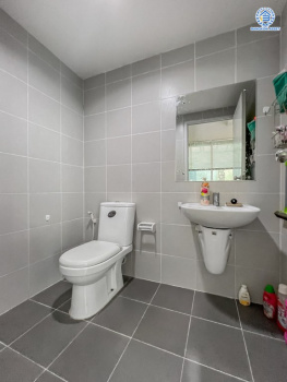 *****ทาวน์เฮ้าส์มือสอง โครงการ VILLETTE กาญจนาภิเษก เนื้อที่ 21 ตร.ว. ฟังก์ชัน 3 ห้องนอน 2 ห้องน้ำ 2 ที่จอดรถ บ้านสวยตกแต่งโมเดิร์นพร้อมอยู่ โครงการบนทำเลเดินทางสะดวก เชื่อมต่อถนนกาญจนาภิเษก ถนนเอกชัย ถนนบางบอน ใกล้รถไฟฟ้าสายสีน้ำเงิน "สถานีหลักสอง" และจุดขึ้นทางด่วน "ด่านพระราม2"